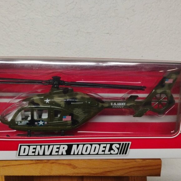 US ARMY Huey Helicopter 1H-UH Model Camo - Picture 1 of 8